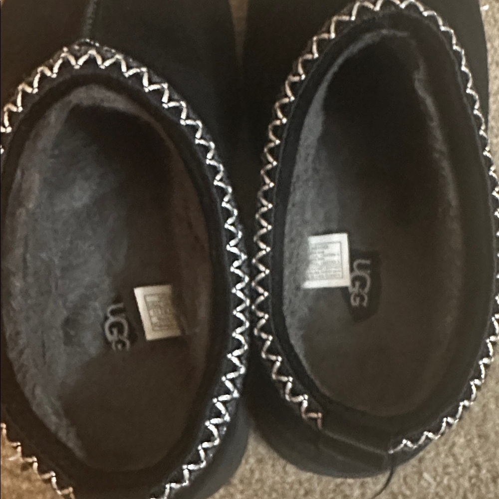 UGG Tasman Platform Slipper (Gently Worn) - Picture 5 of 6